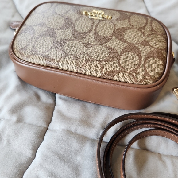 Coach Signature Belt Bag In Colorblock Signature Canvas - Picture 5 of 11